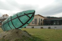 Glasarche II vor dem Glasmuseum Frauenau, 2010 © Matthias Altmann